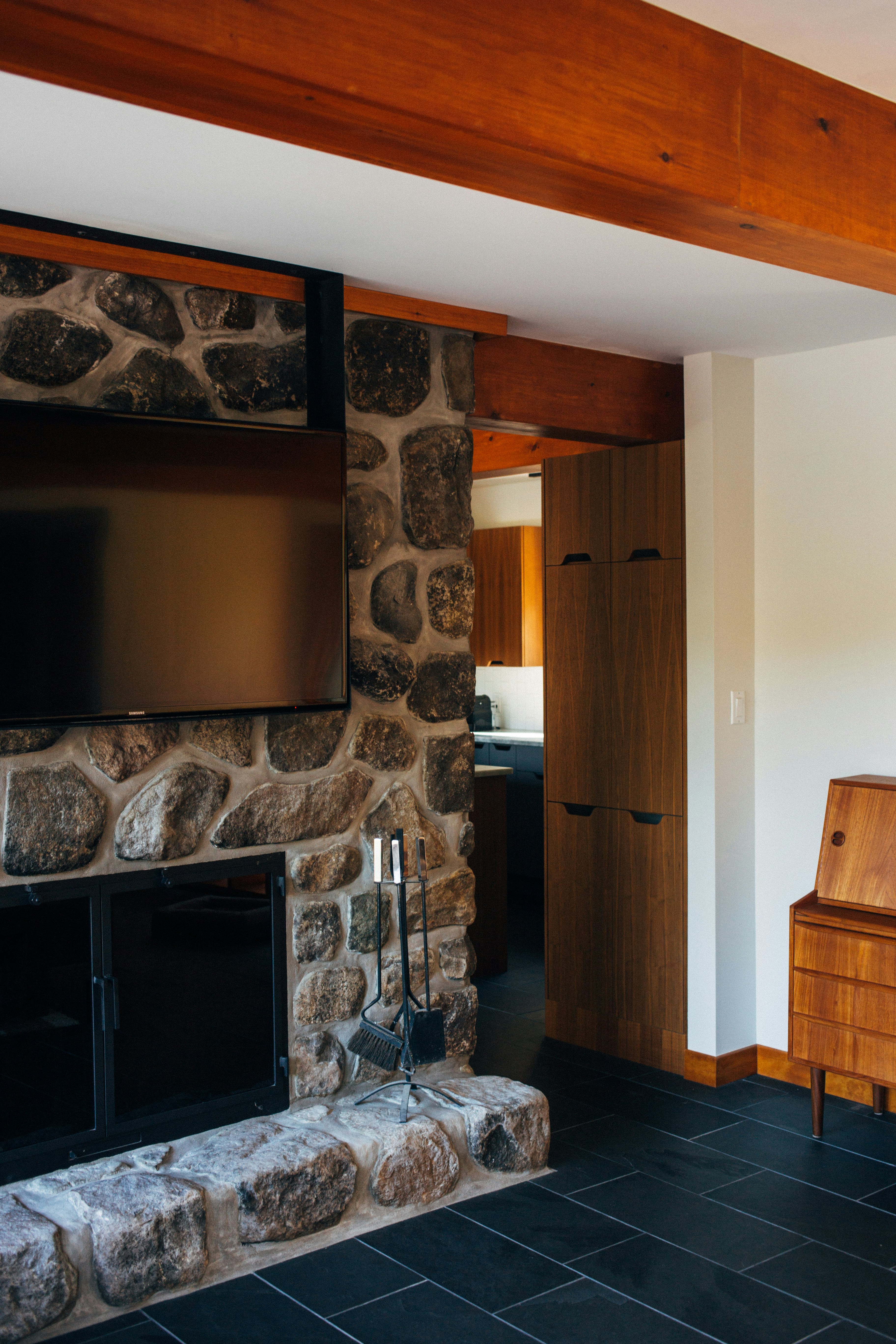 sony bravia fireplace screensaver