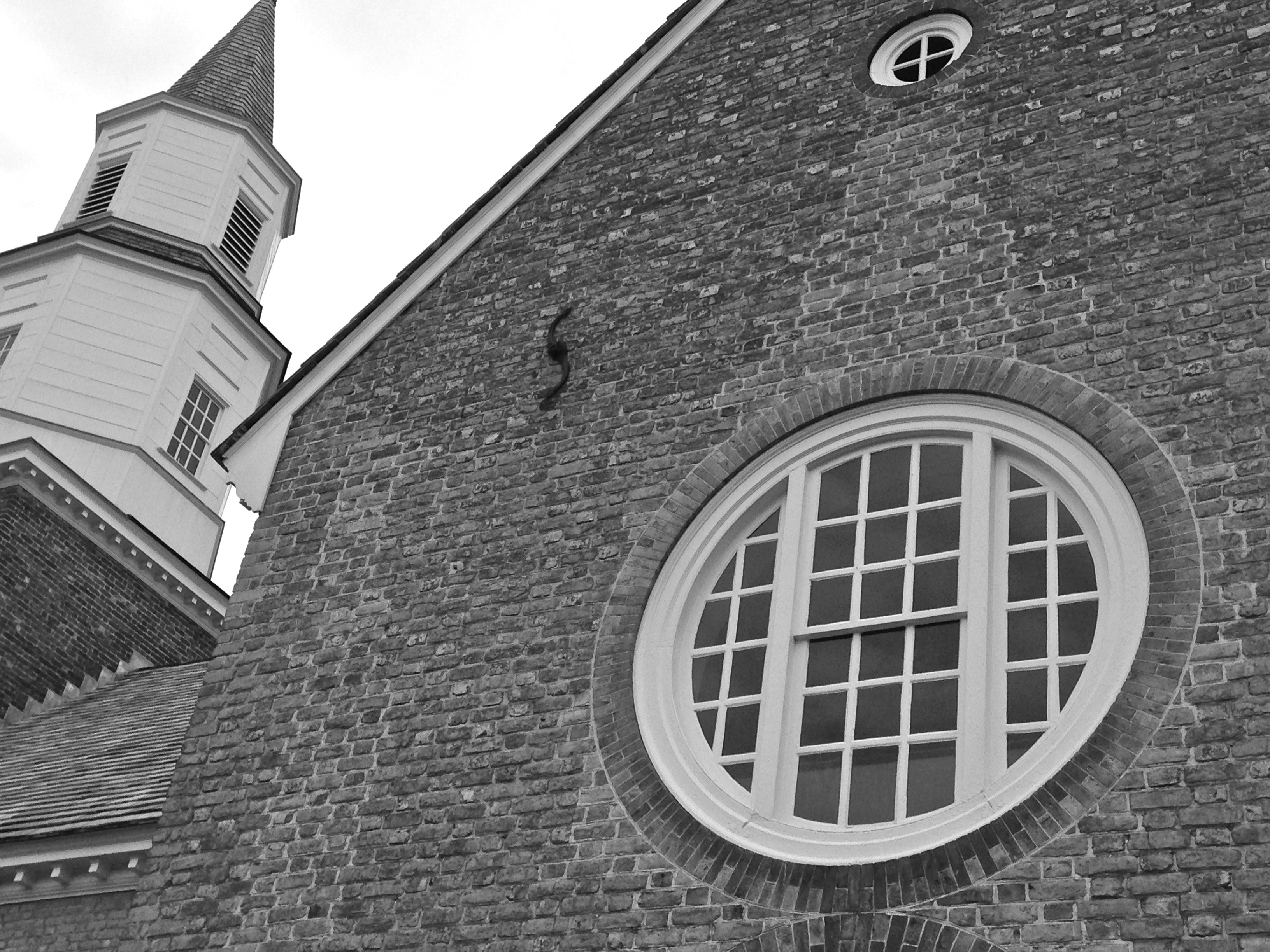 Католическая церковь кирпичная ул 4 фото Магнитный пазл 27x18см."Архитектура, церковь, кирпич" на холодильник купить с