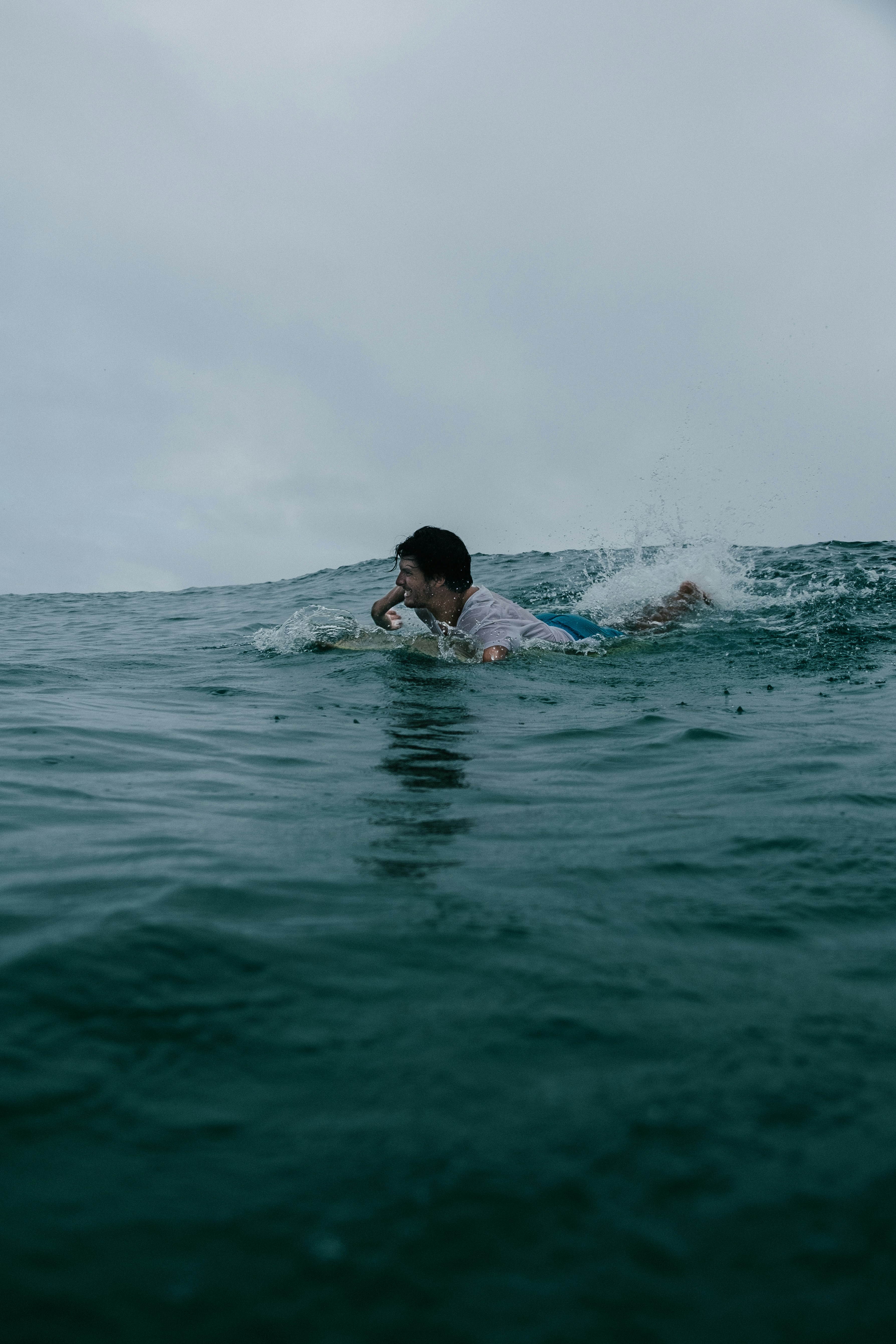 2017-13 Boy blue swimwuit on the beach feet in the water, DSCN7012 @iMGSRC.RU