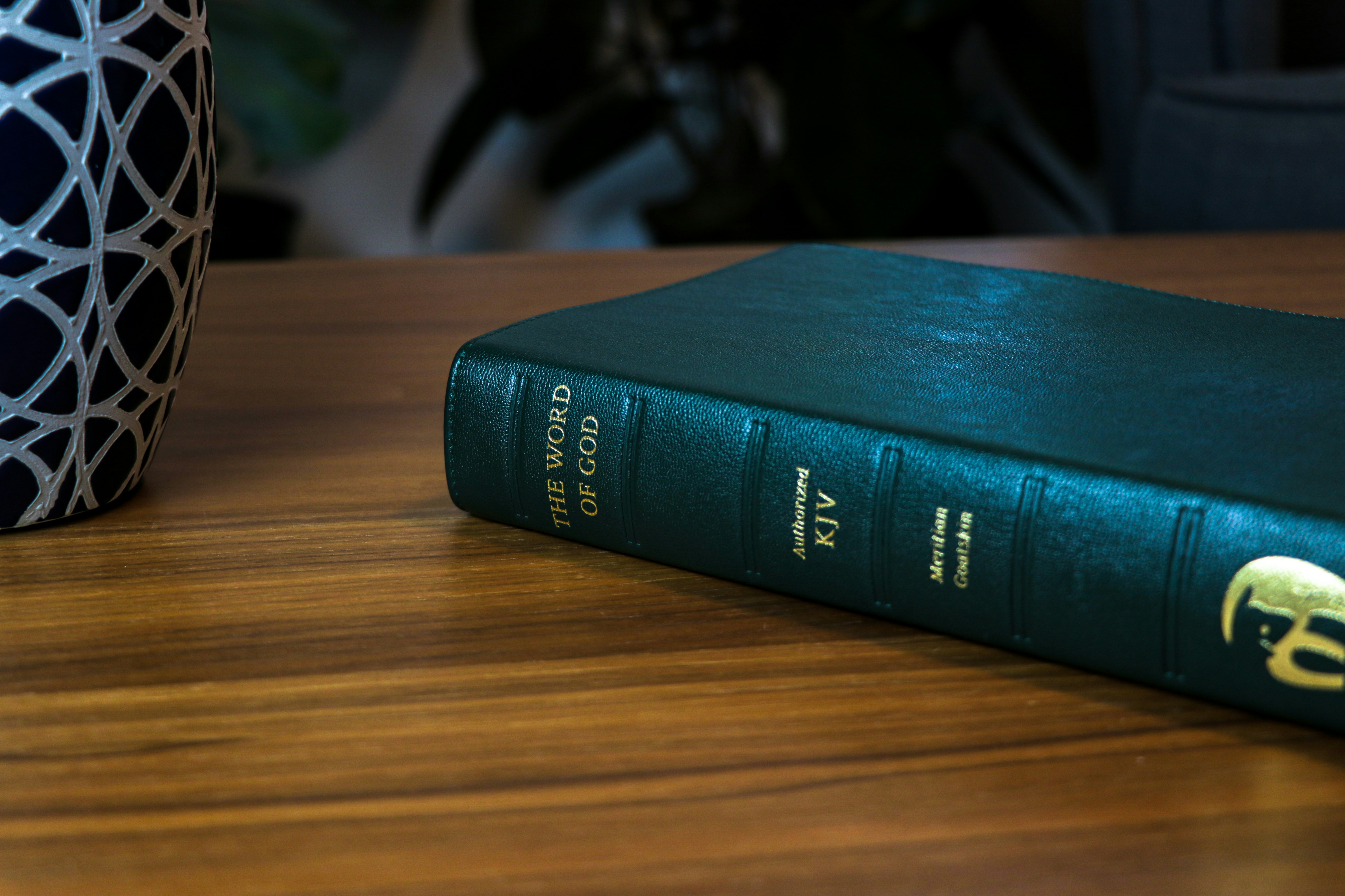 King James Bible Pictures | Download Free Images on Unsplash