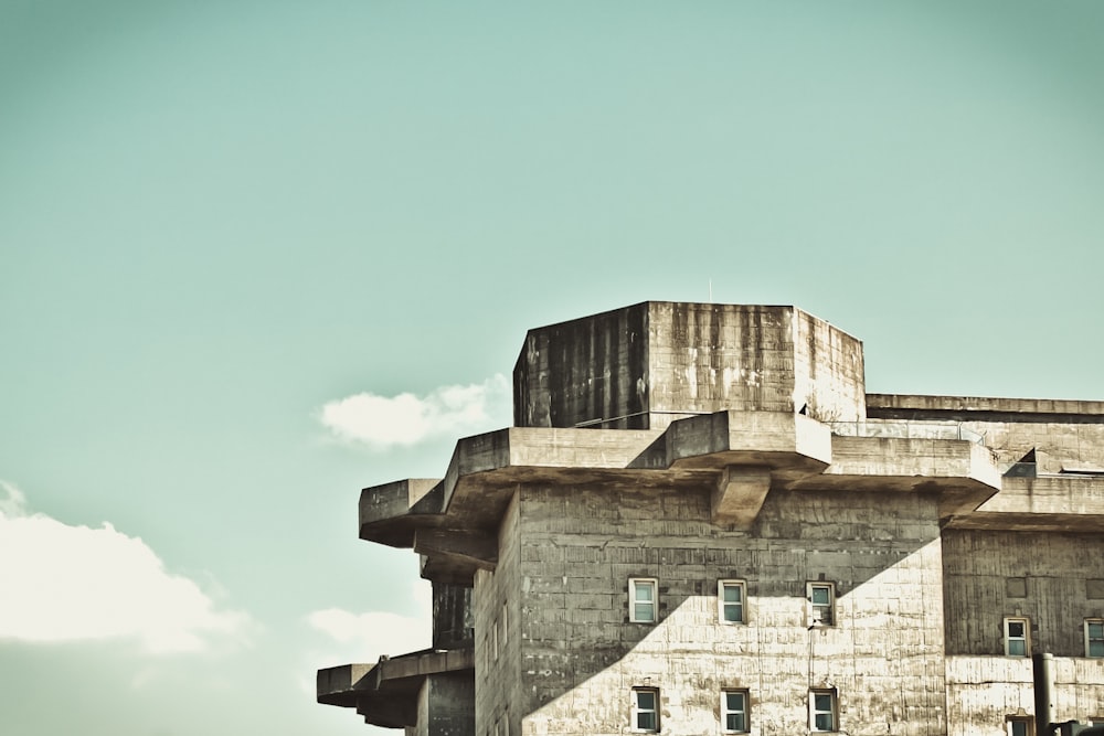 maison en béton gris