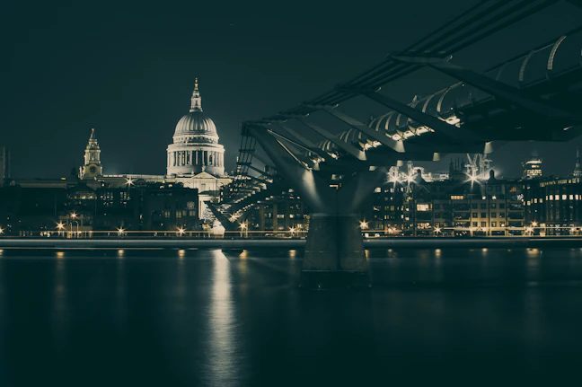 Luxury 14-Day Northern Americas Capitals Tour in July