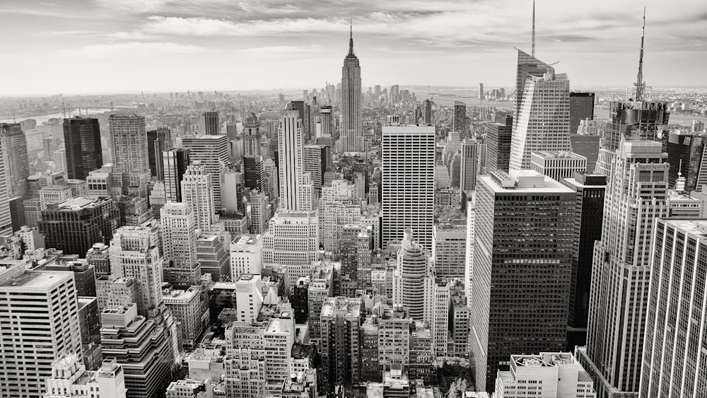 fotografía en escala de grises de la ciudad de Nueva York