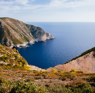 A scenic view of Galicia's rugged coastline showcasing its natural beauty.
