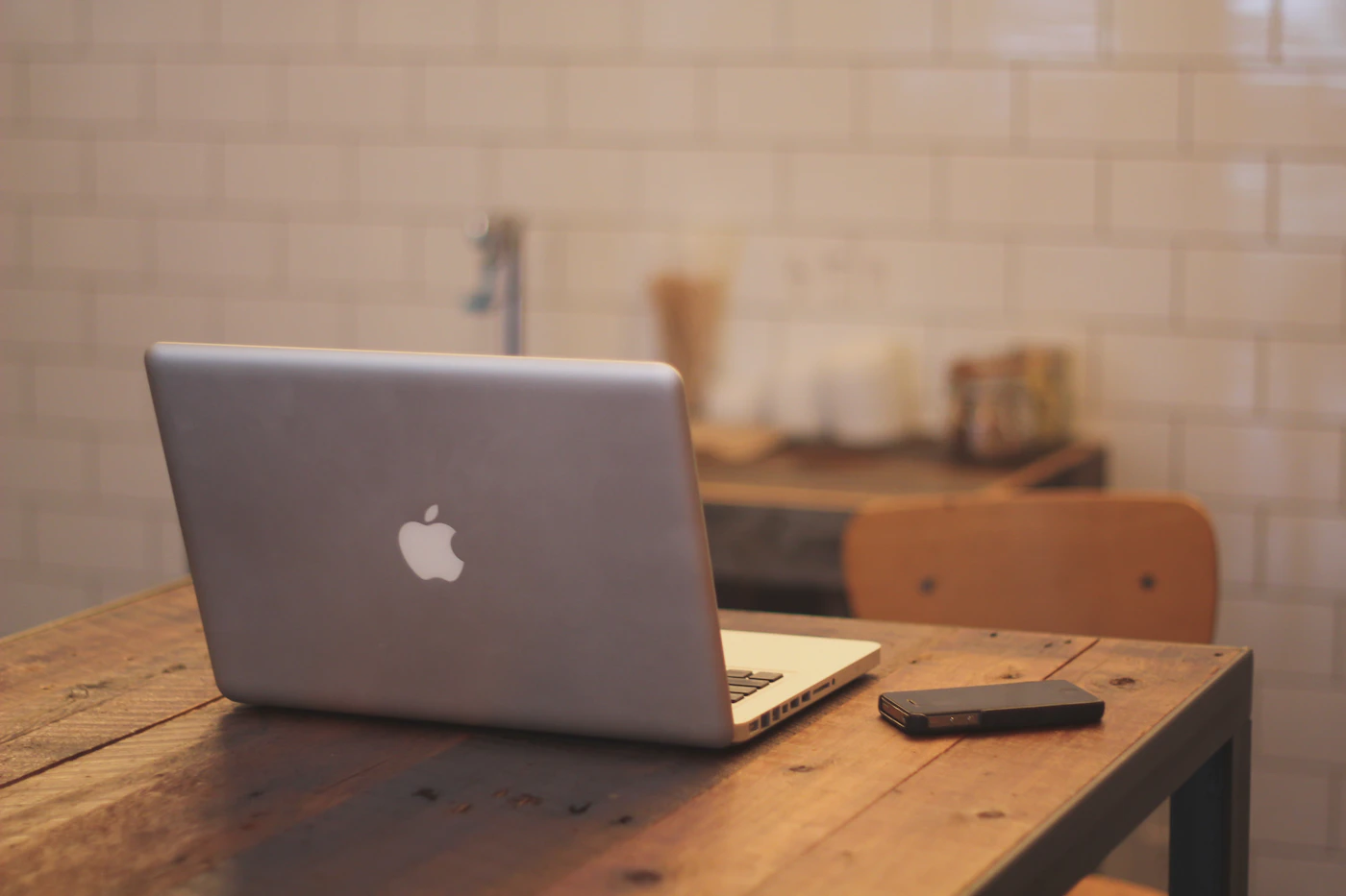 Before we opened the Crew Café & Collective, our favourite coffee shop was a boutique café in the Plateau. When we needed photos for one of the first collections on Unsplash, we grabbed our camera and took a few quick photos at the café of our Apple products.