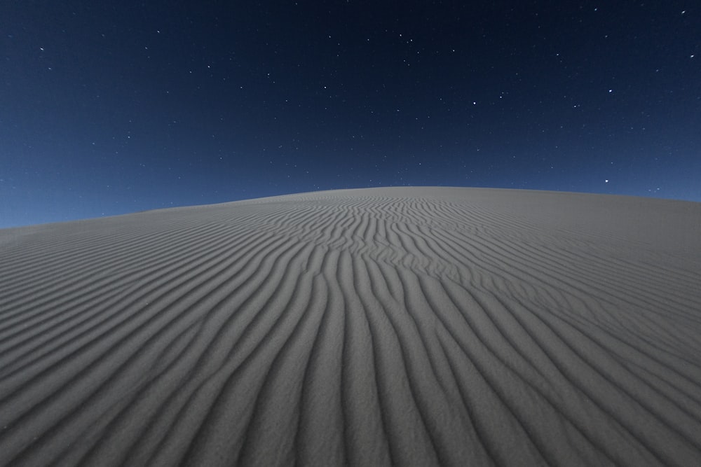 야간의 사막
