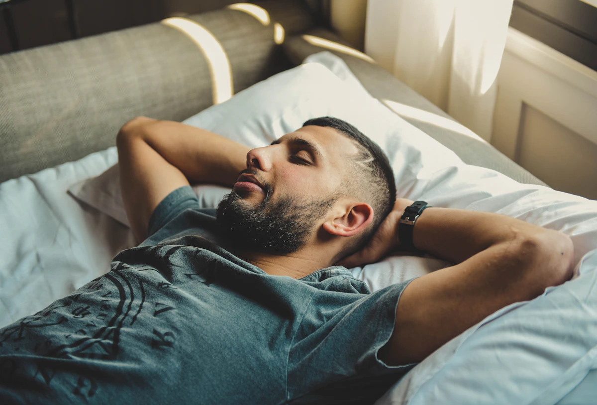 Wearable measuring the sleep pattern to calculate sleep regularity