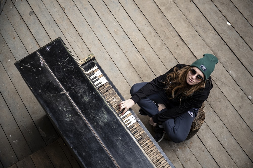 woman playing piano