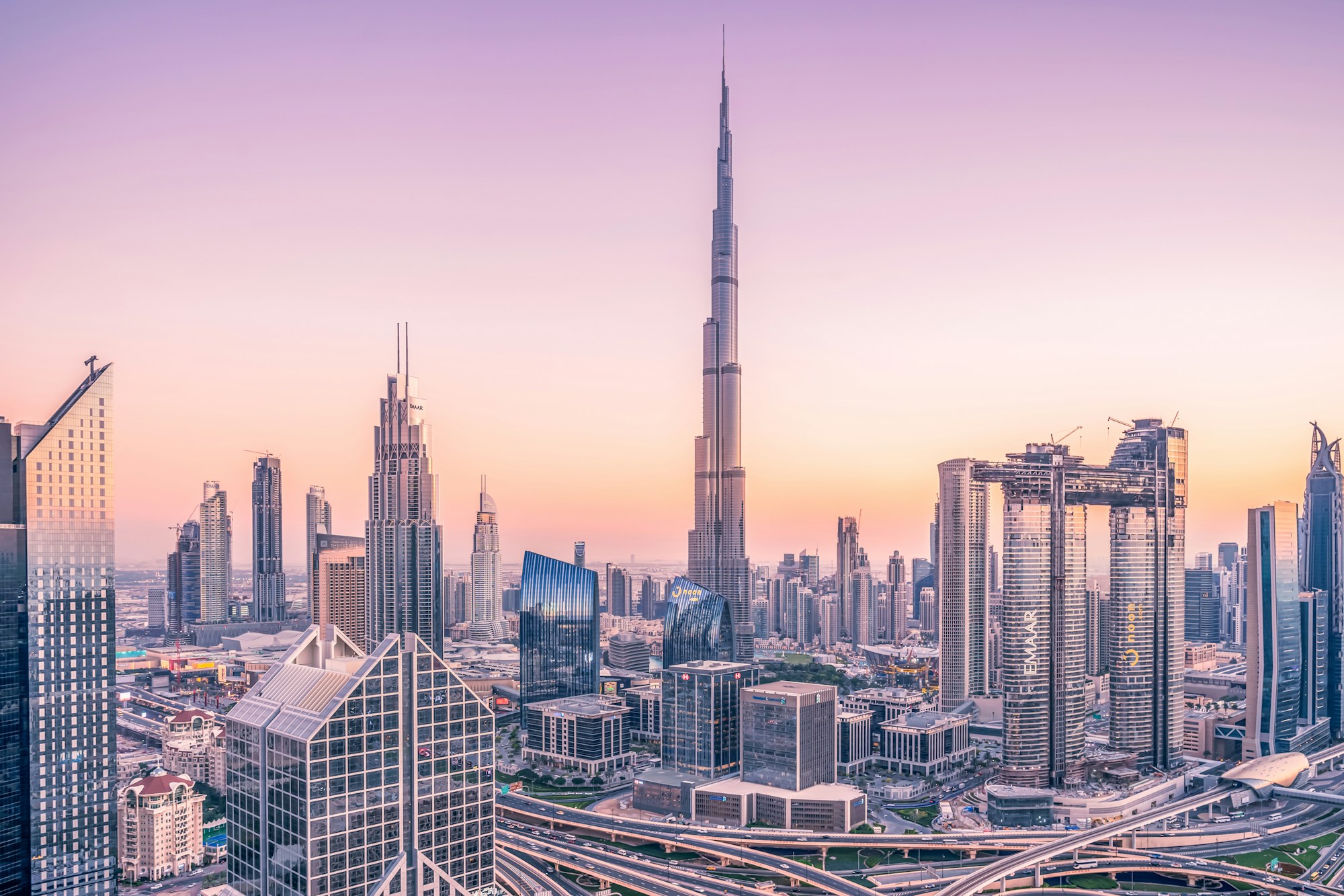 A Taste of United Arab Emirates: Local Dishes, Restaurants & Recipes