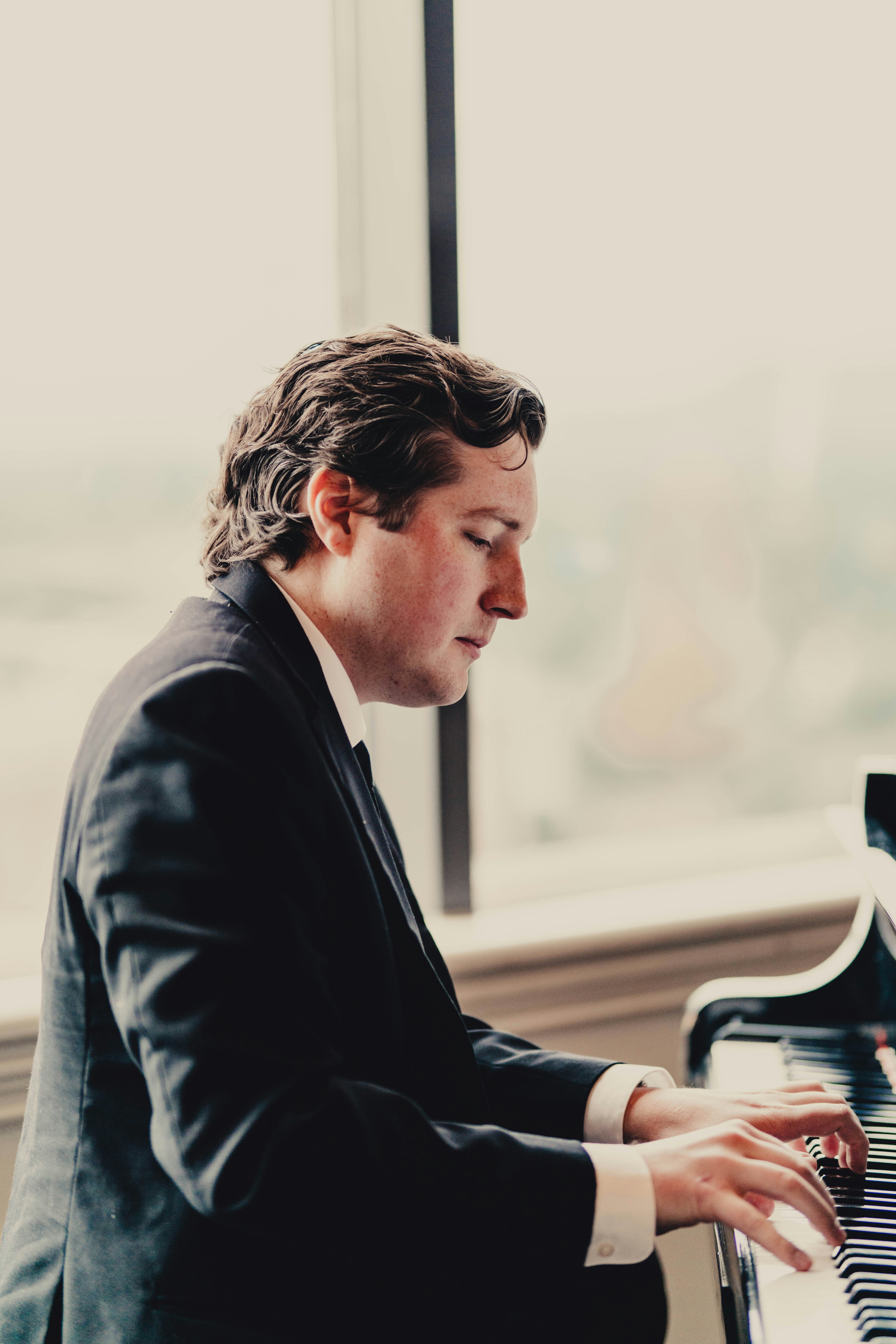 Pop Piano Lessons for Adult Beginners