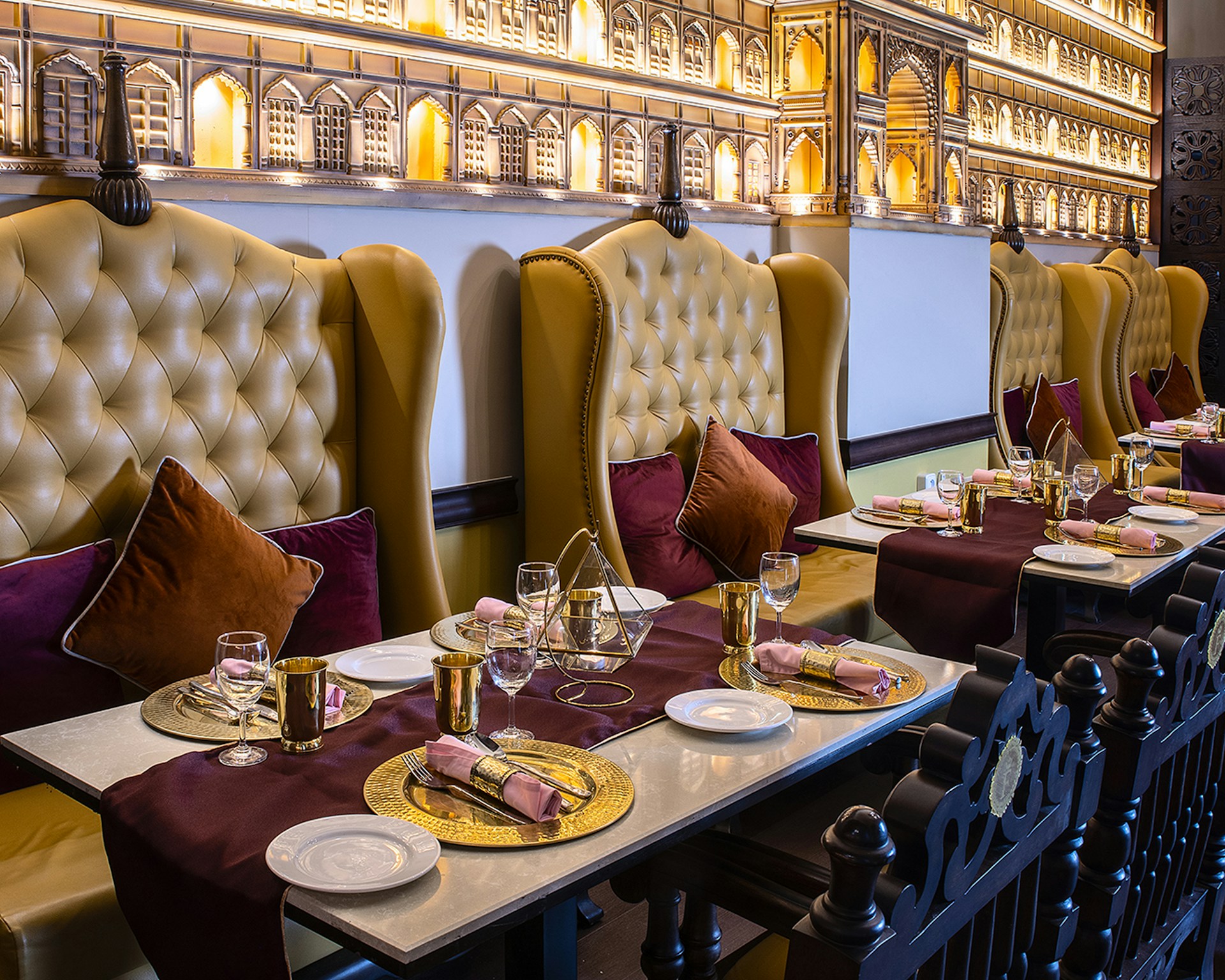 gray computer monitor