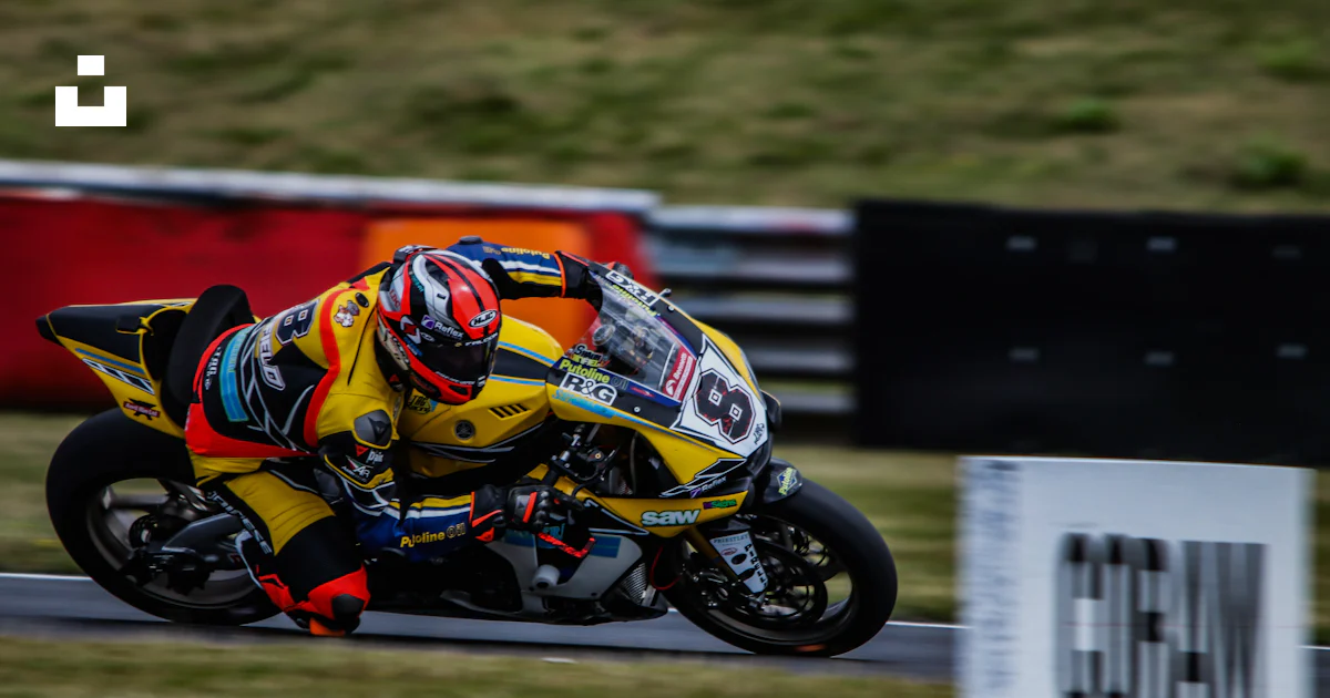 Man Racing Man racing riding motorcycle photo – Free Snetterton race circuit Image ...