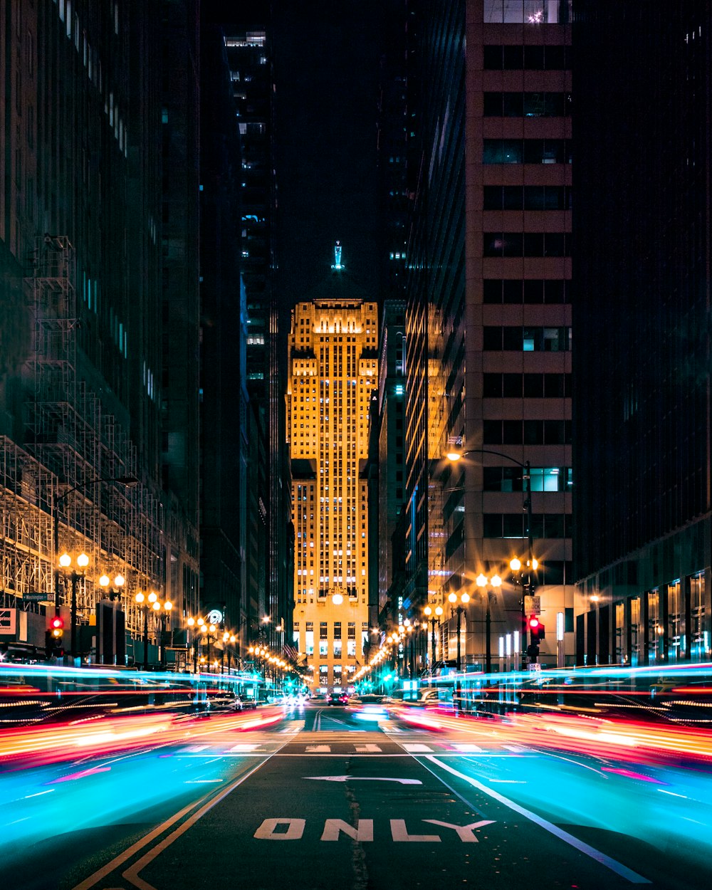 Straße bei Nacht