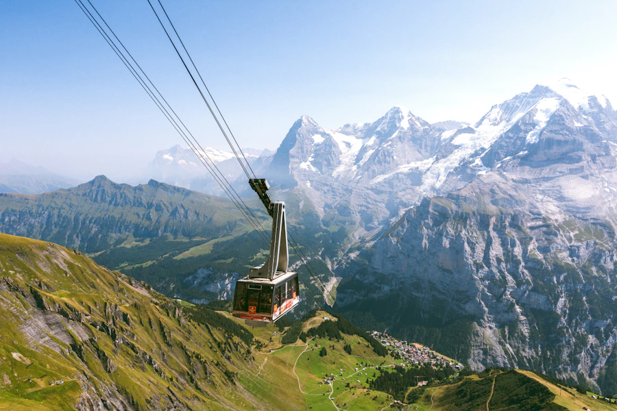 Télécabine dans les Alpes suisses