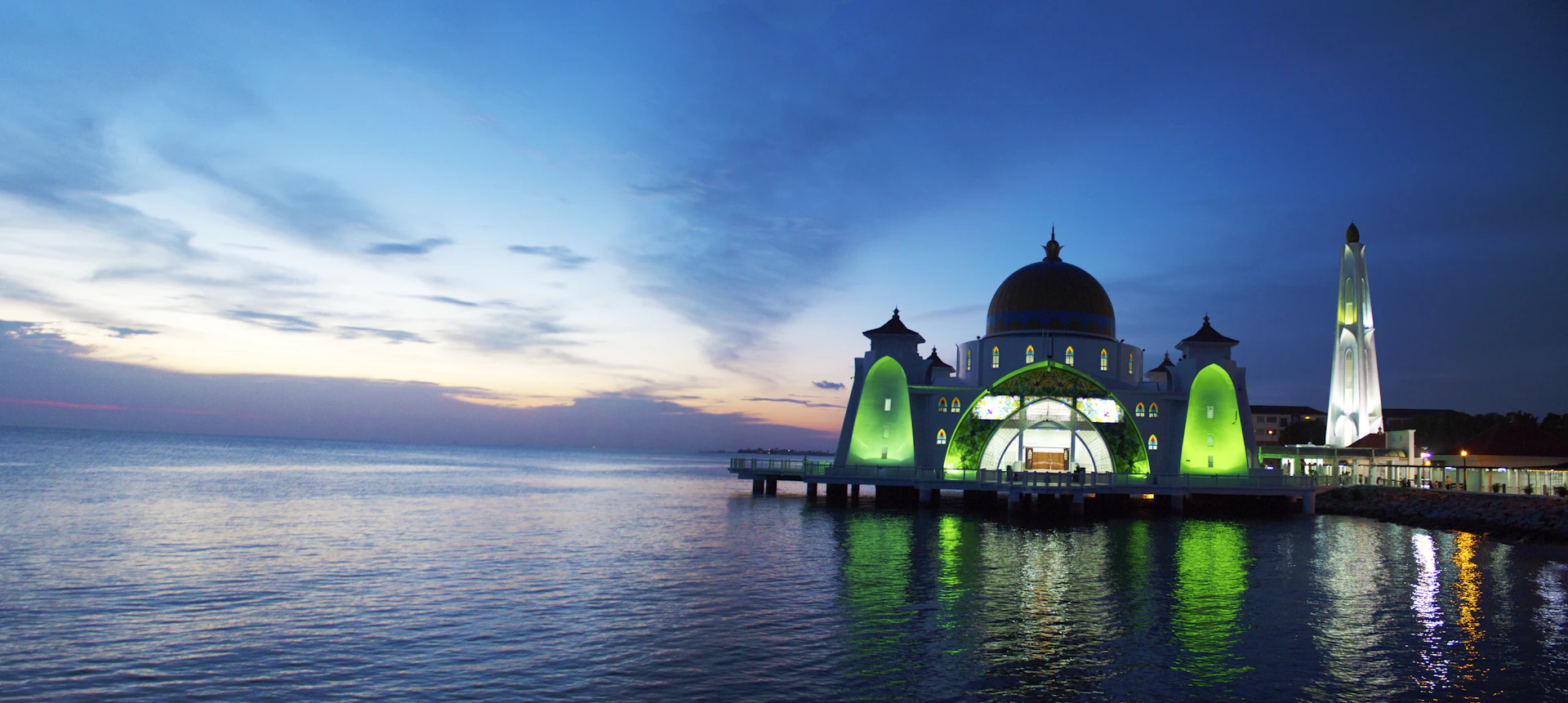 gray computer monitor