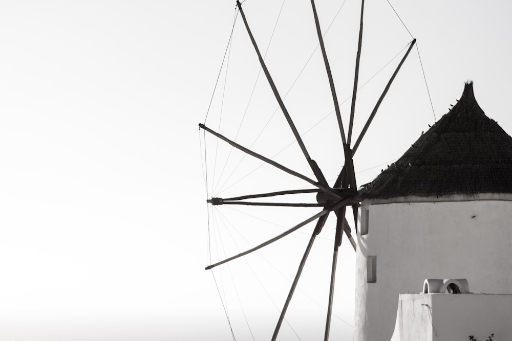 schwarz-weiße Windmühle