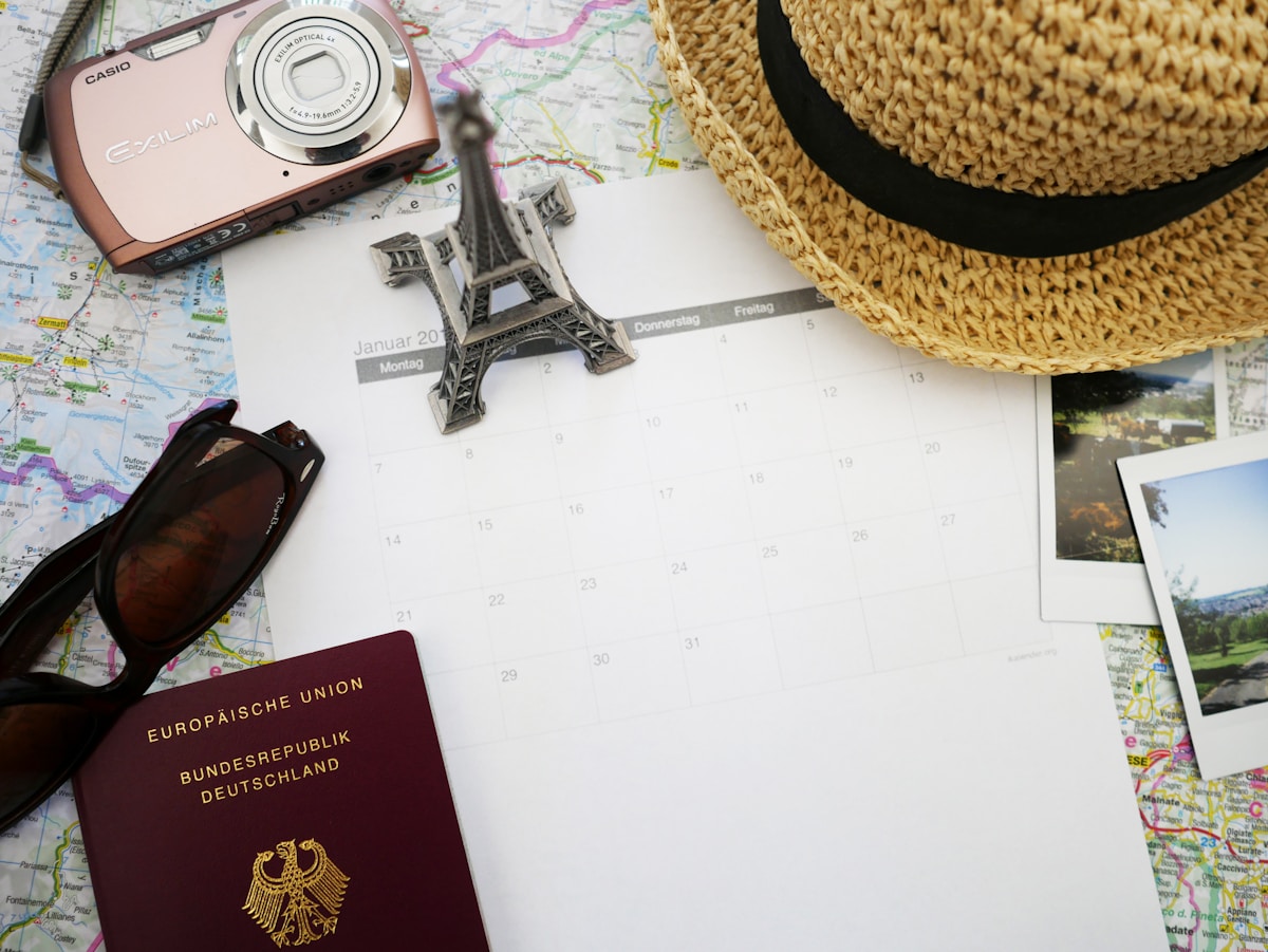 Travel insurance advice image background image