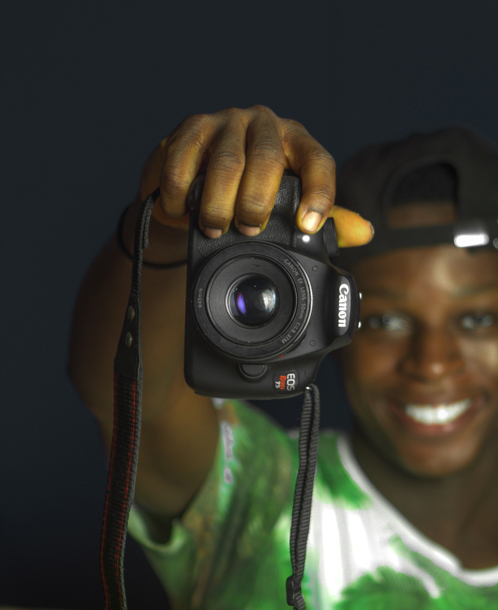 gray computer monitor