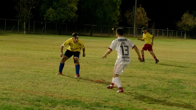 Guillermo Meza in action on the soccer field wearing his team's jersey.