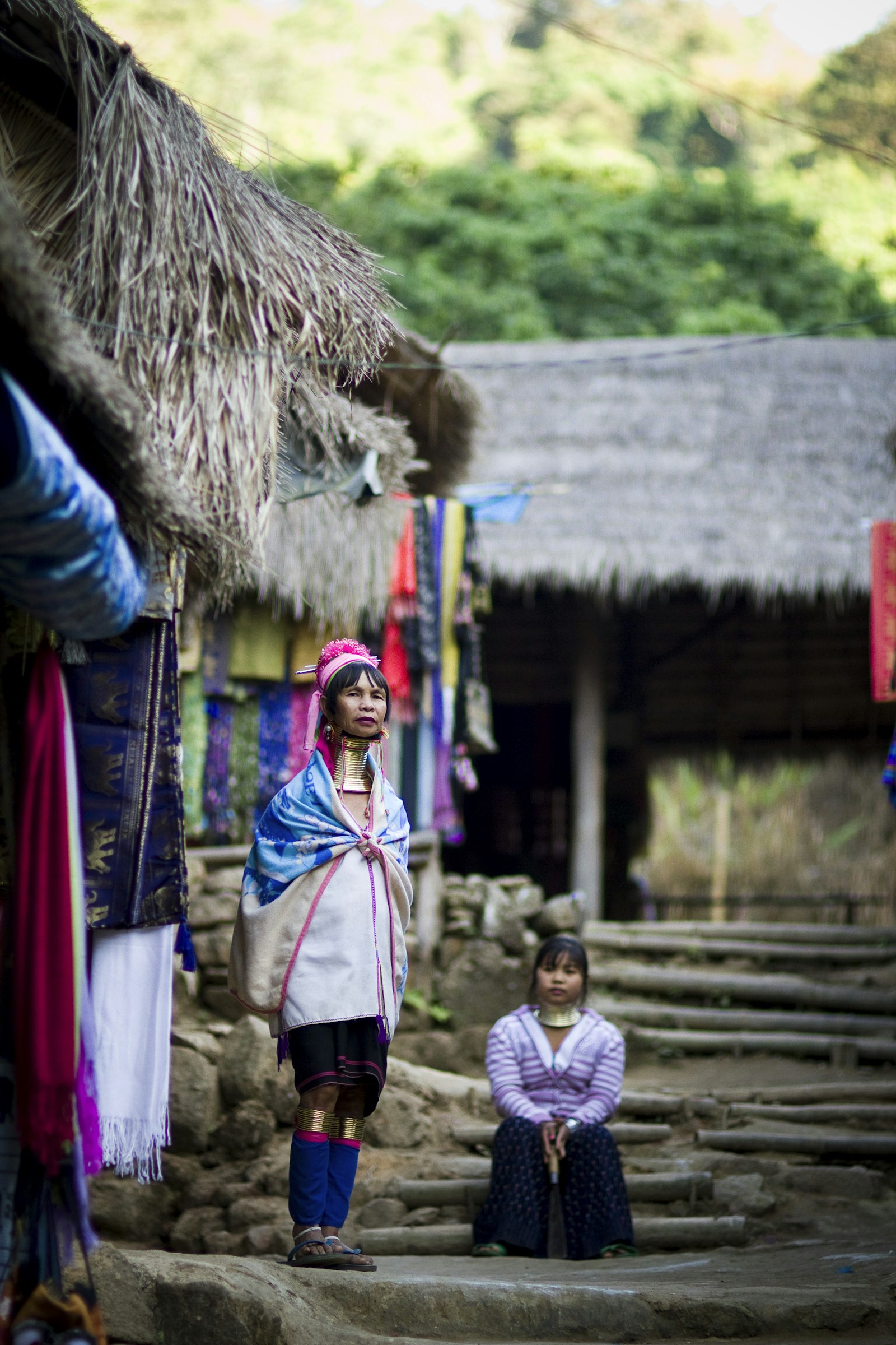 Sigma 85mm F1.4 EX DG HSM sample photo. Women standing and sitting photography