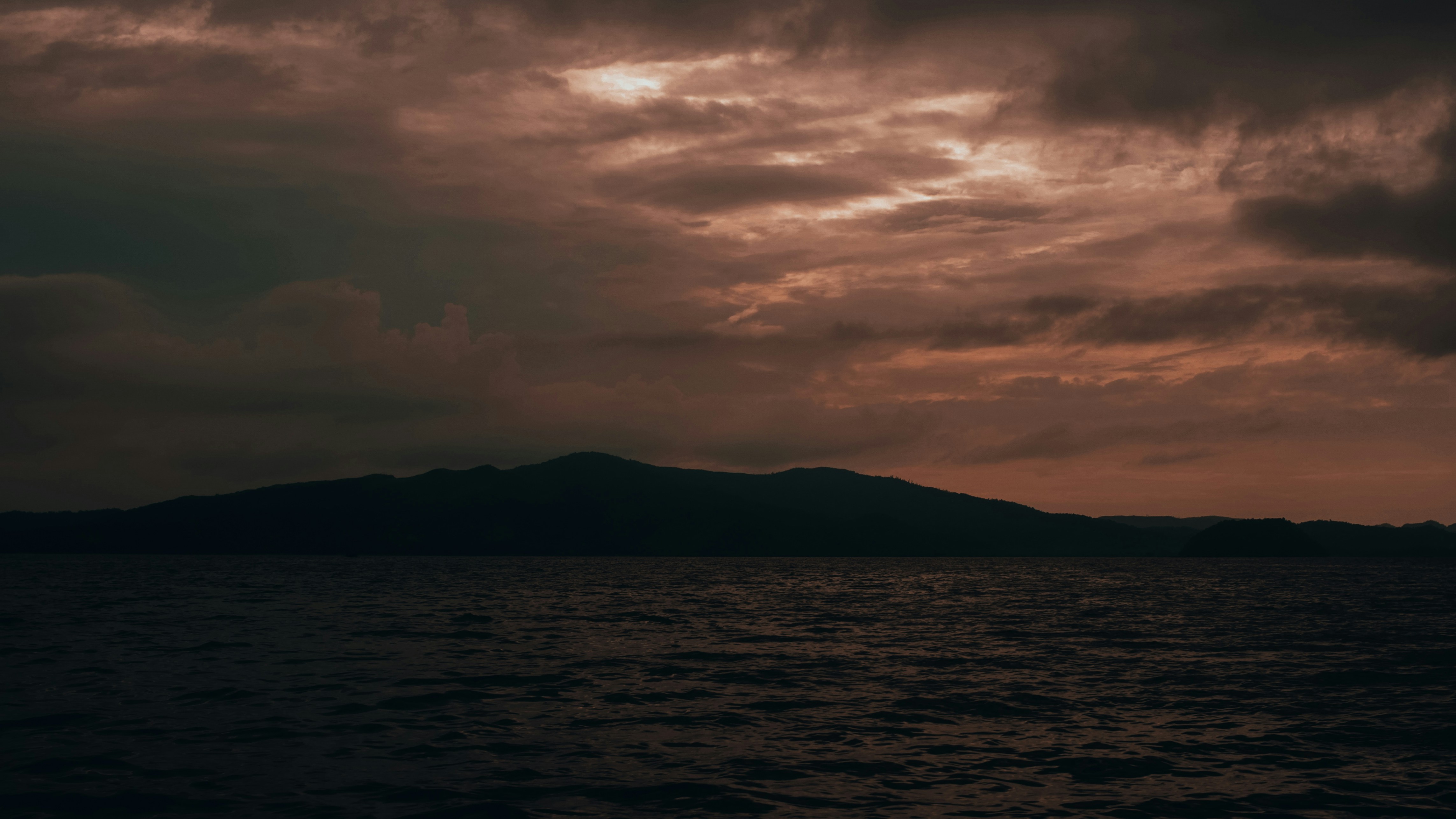 Photo by jayzflorendo