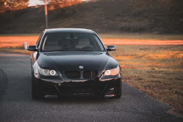 BMW Series luxury sedan - WIYAK limousine Kuwait