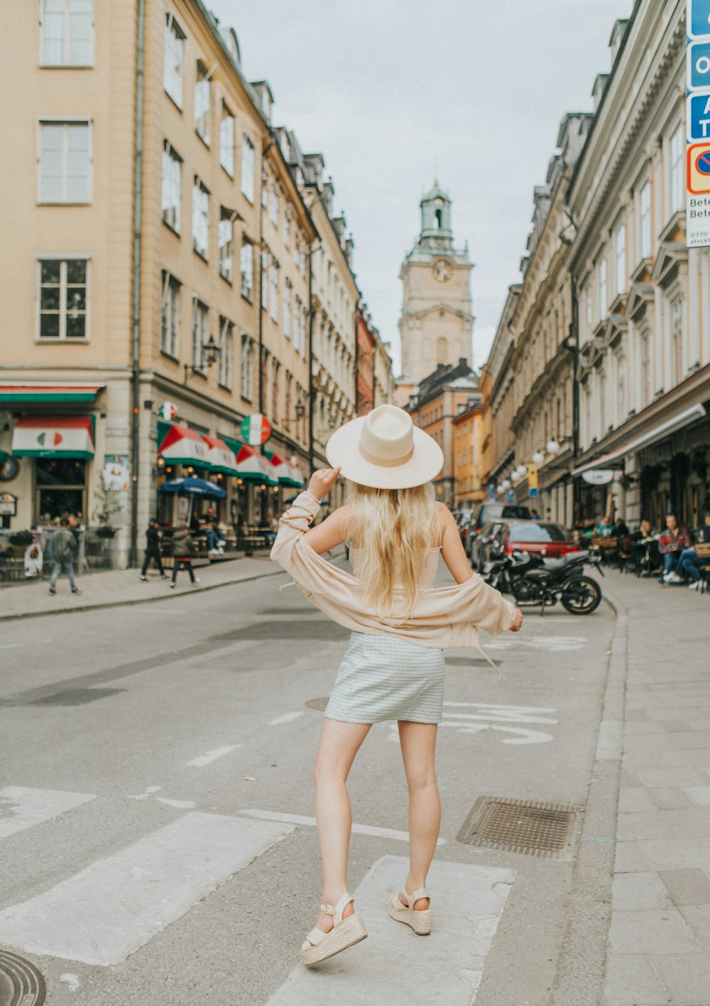 woman in gray mini skirt