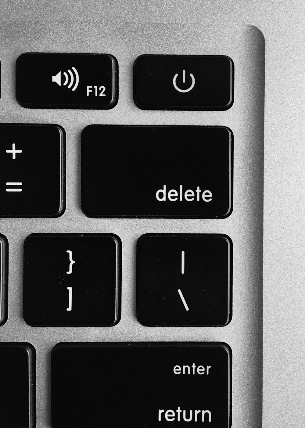 흑백 삭제, 입력, 전원 버튼 및 F12 컴퓨터 키의 선택적 초점 사진