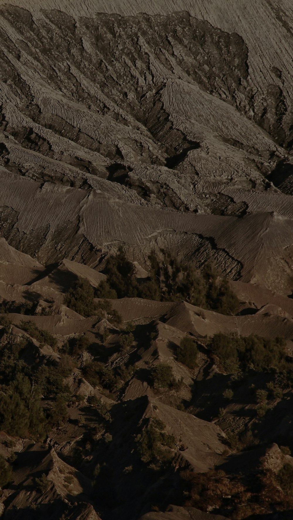 brown rocky mountain during daytime