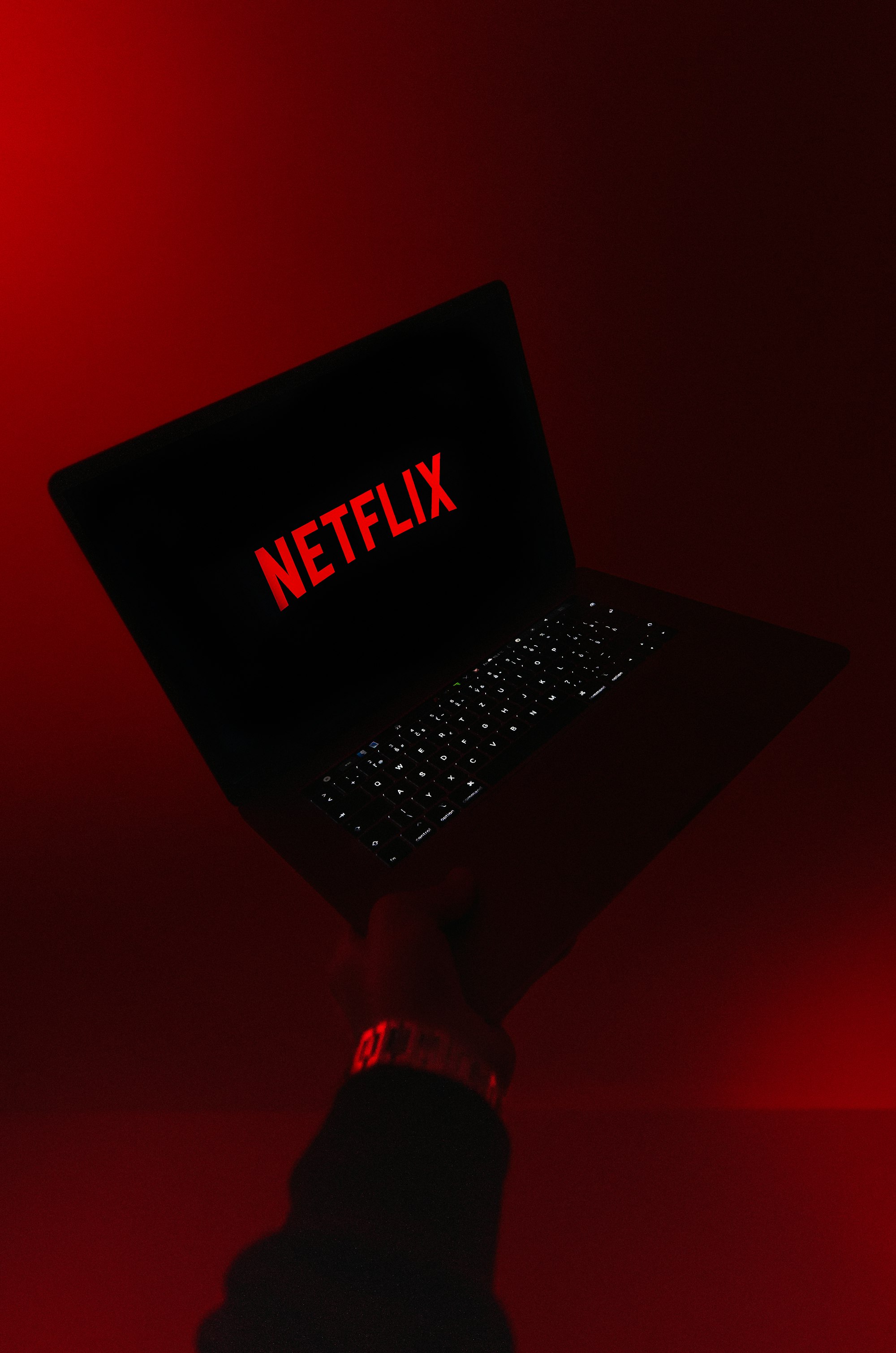 Top 5 Best Netflix Series to Chill at Home