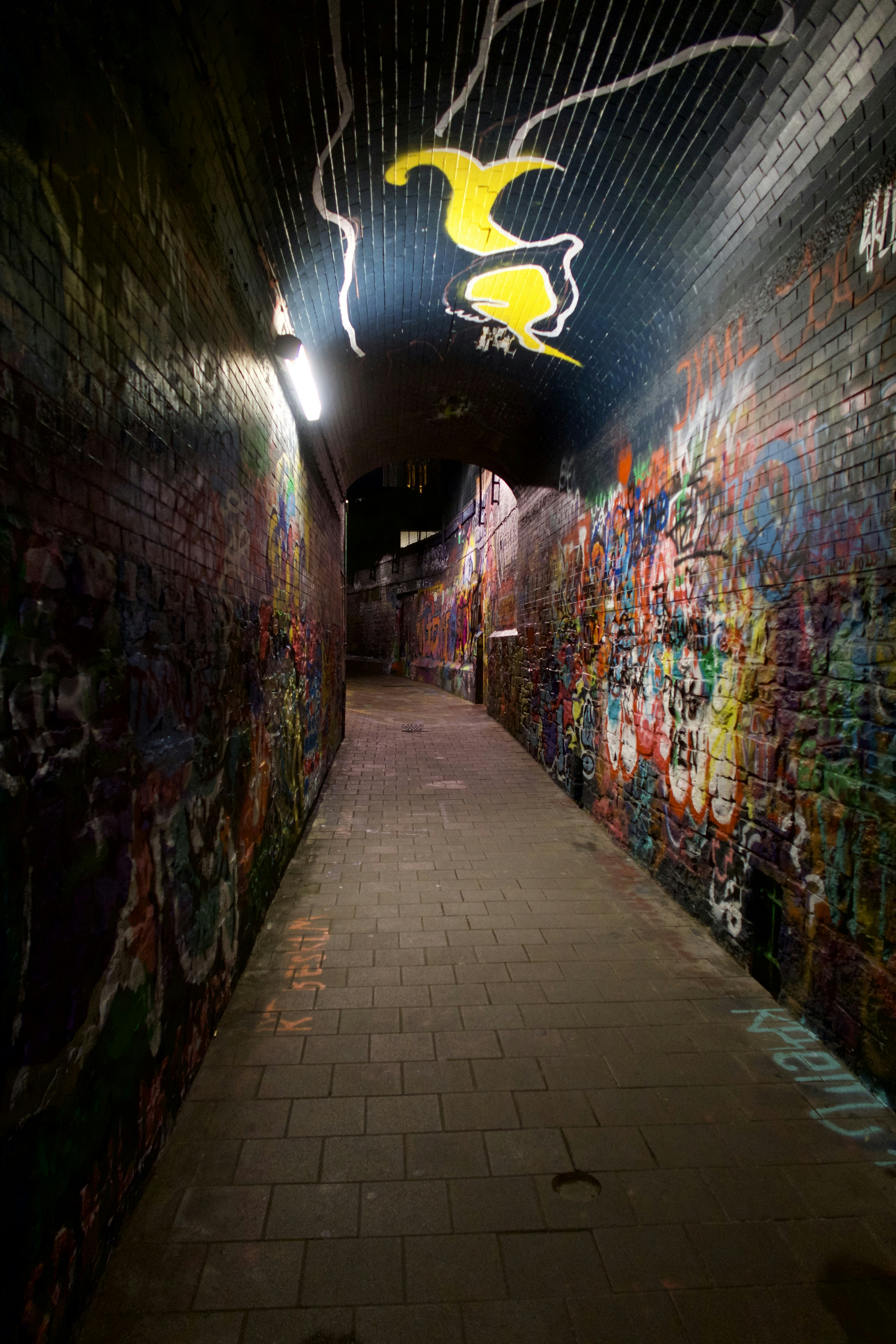 graffiti on wall during daytime