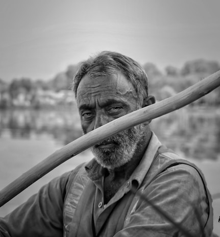 Portrait of a Panamanian fisherman from the early 20th century.