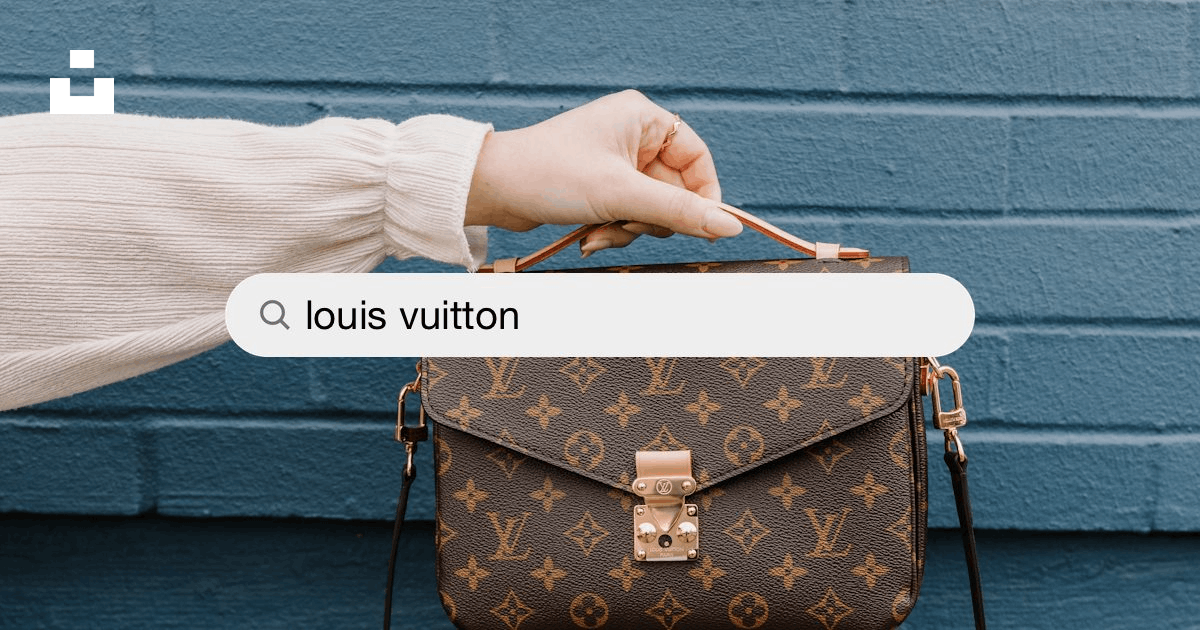 Foto Carro cinza estacionado ao lado da loja Louis Vuitton – Imagem de  Ucrânia grátis no Unsplash