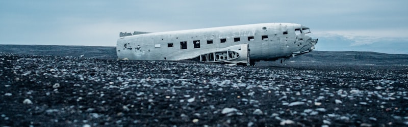 日本航空123便墜落事故の原因 陰謀 生存者の今とは 御巣鷹山で起きた悲惨な墜落事故を考察 ビズキャリonline