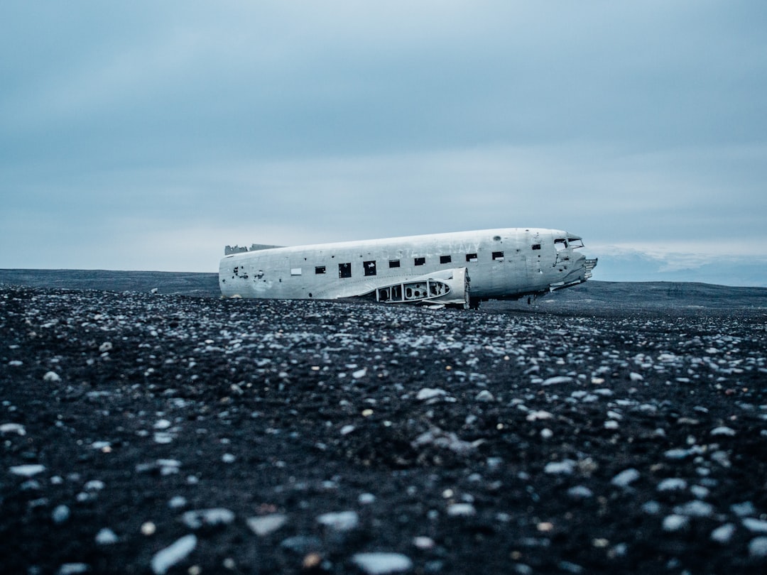 wrecked plane on the desert, Icelandic plane crash