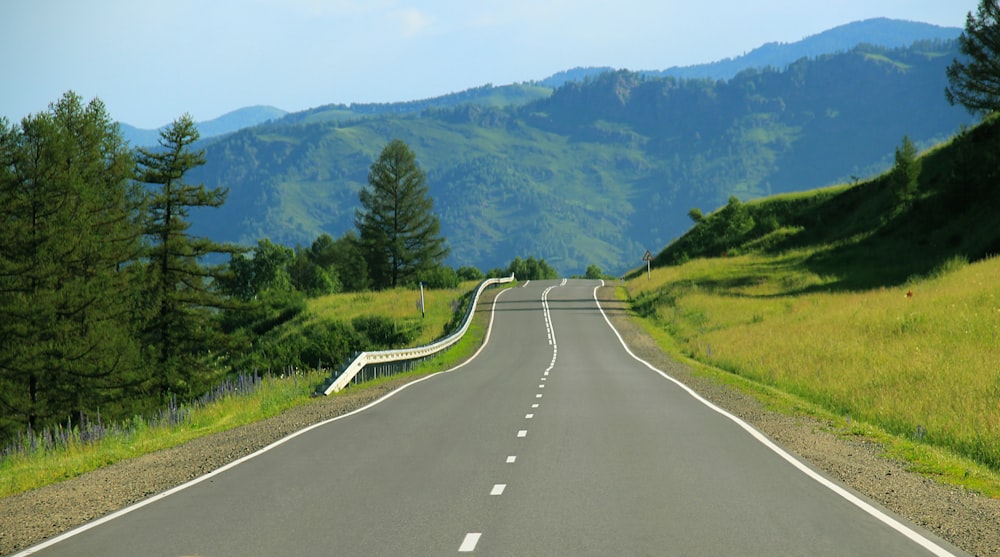 gray concrete road