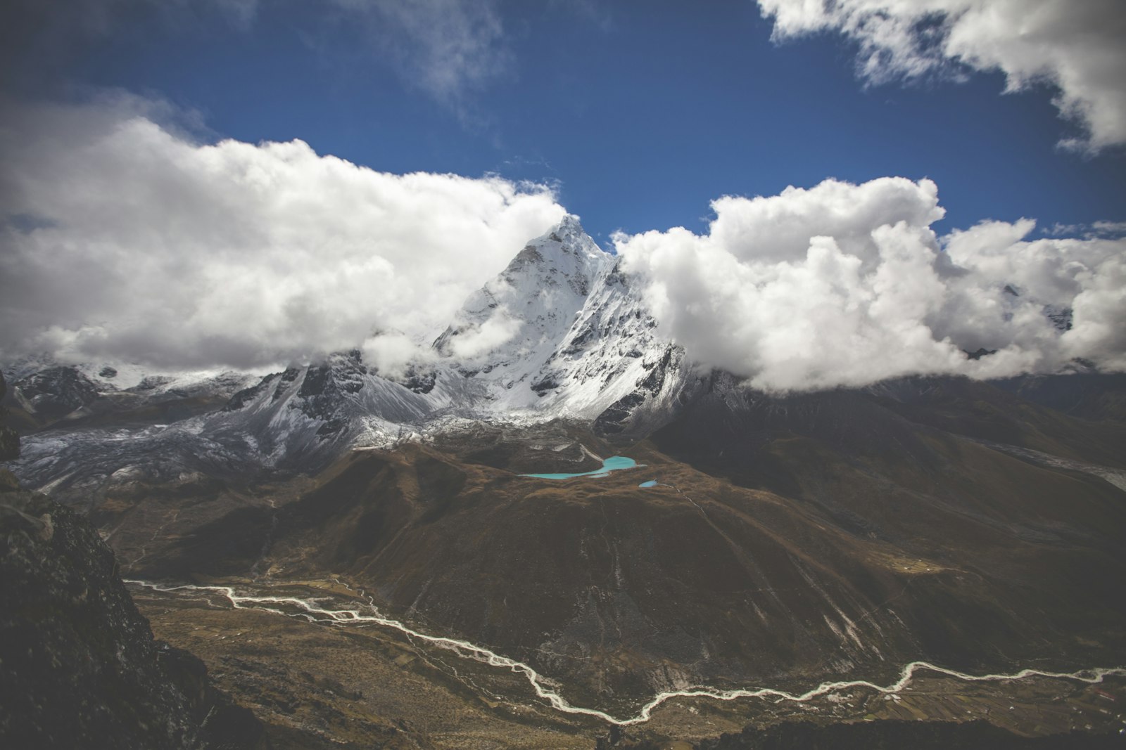 Canon EOS 5D Mark II + Canon EF 16-35mm F2.8L II USM sample photo. Photo snowcap mountain covered photography