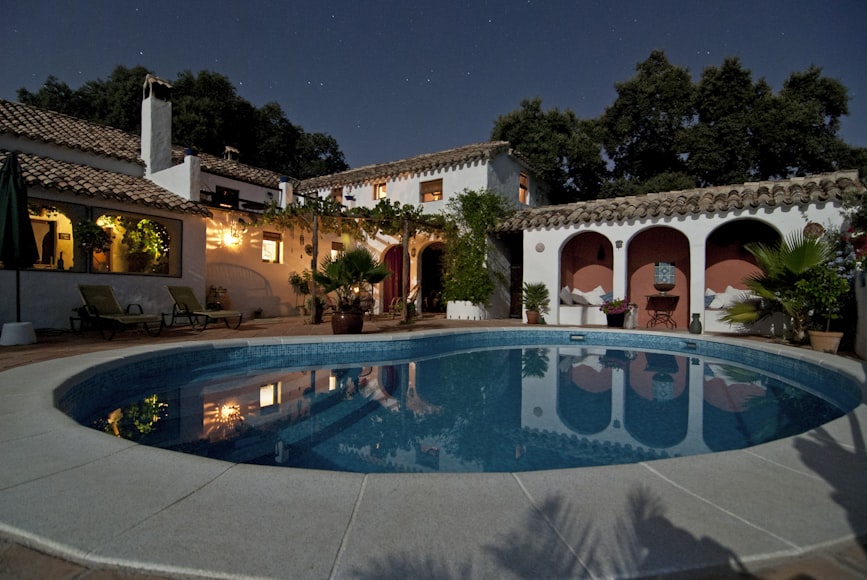 Outdoor lighting in the pool area