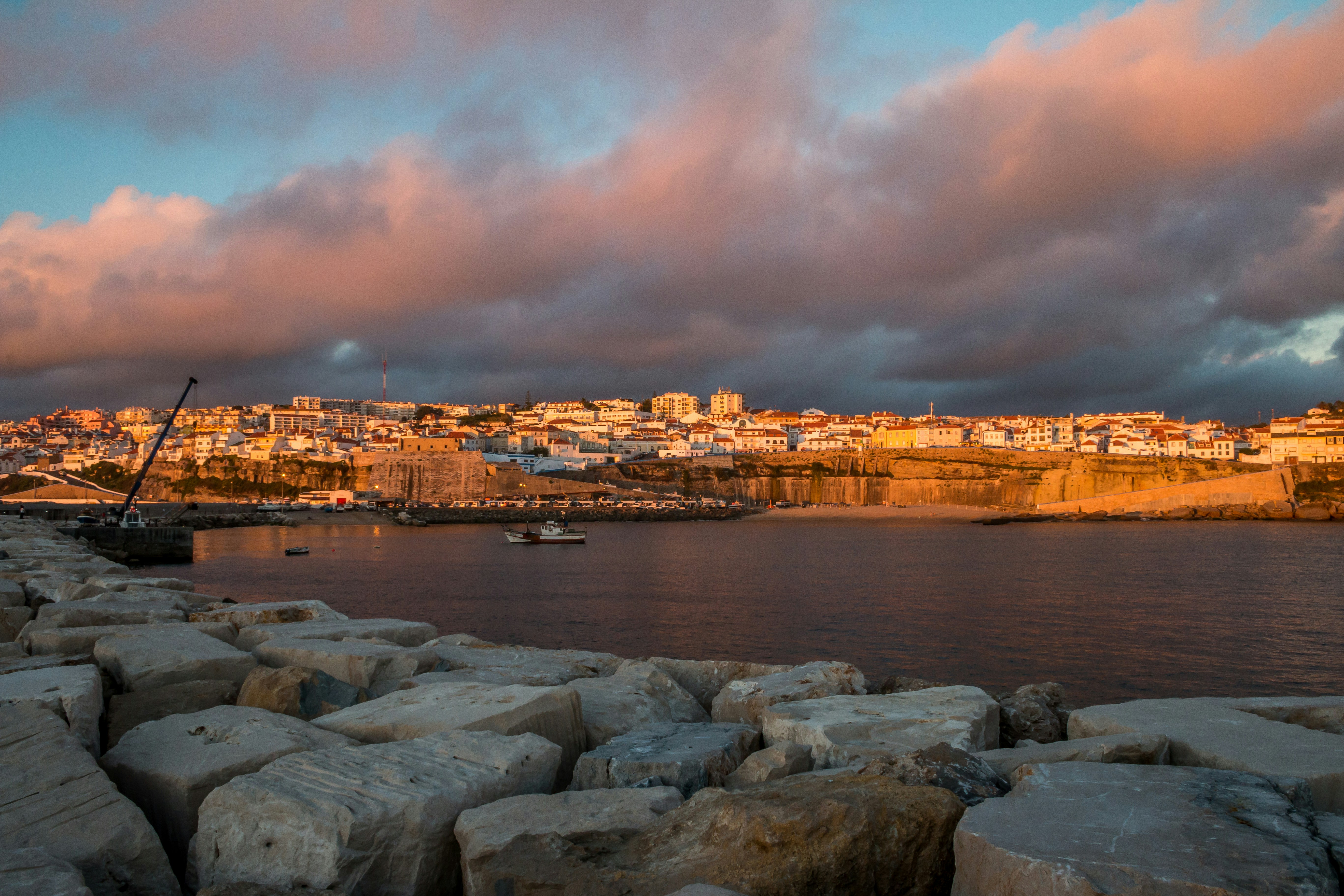 Free Unsplash photo from Maria Pinheiro