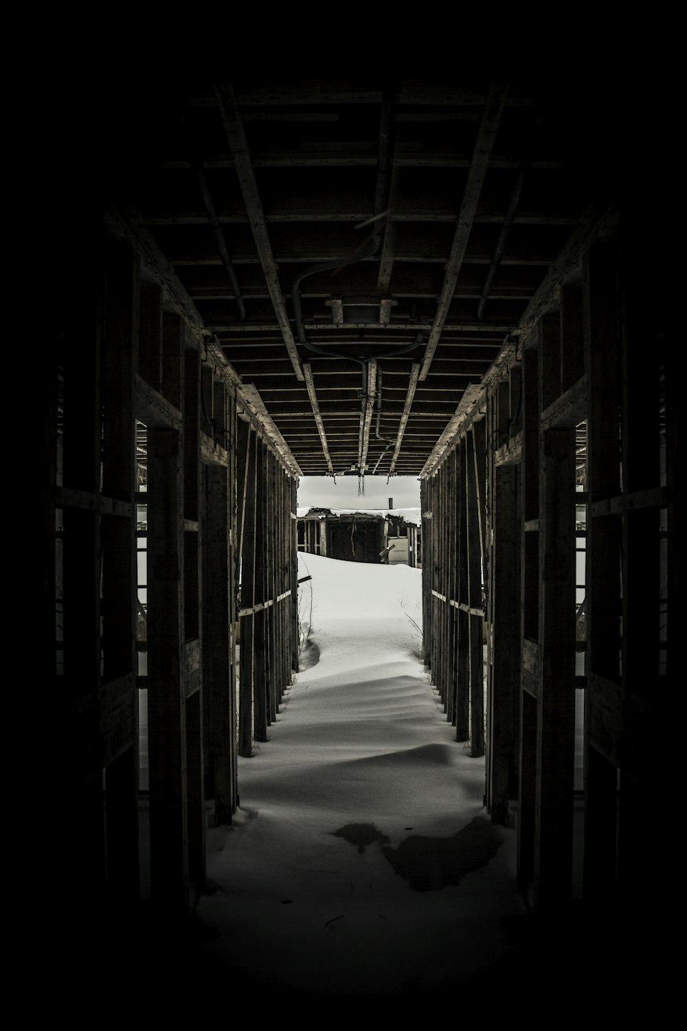 closeup photo of hallway