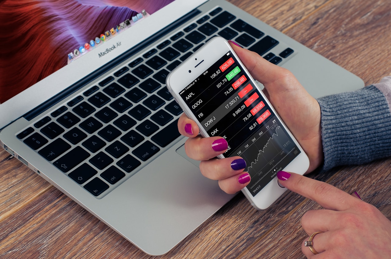 RankedForex.com FAQ – Everything You Need to Know photo 1423666523292 b458da343f6a?fit=crop&crop=entropy%2Cfaces&auto=format%2Ccompress&w=1280