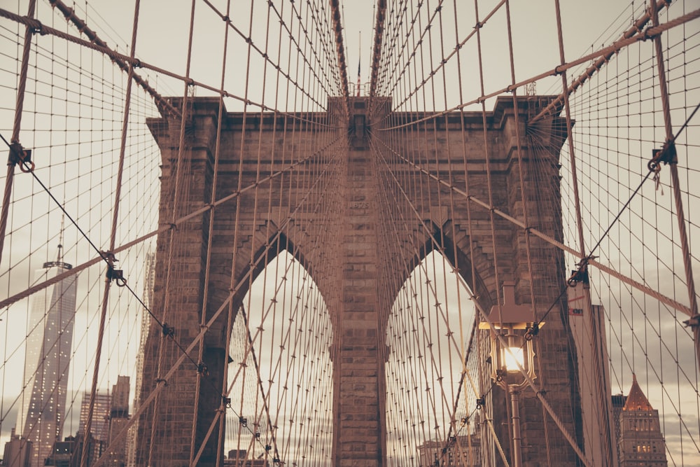 gray screen on Brooklyn Bridge