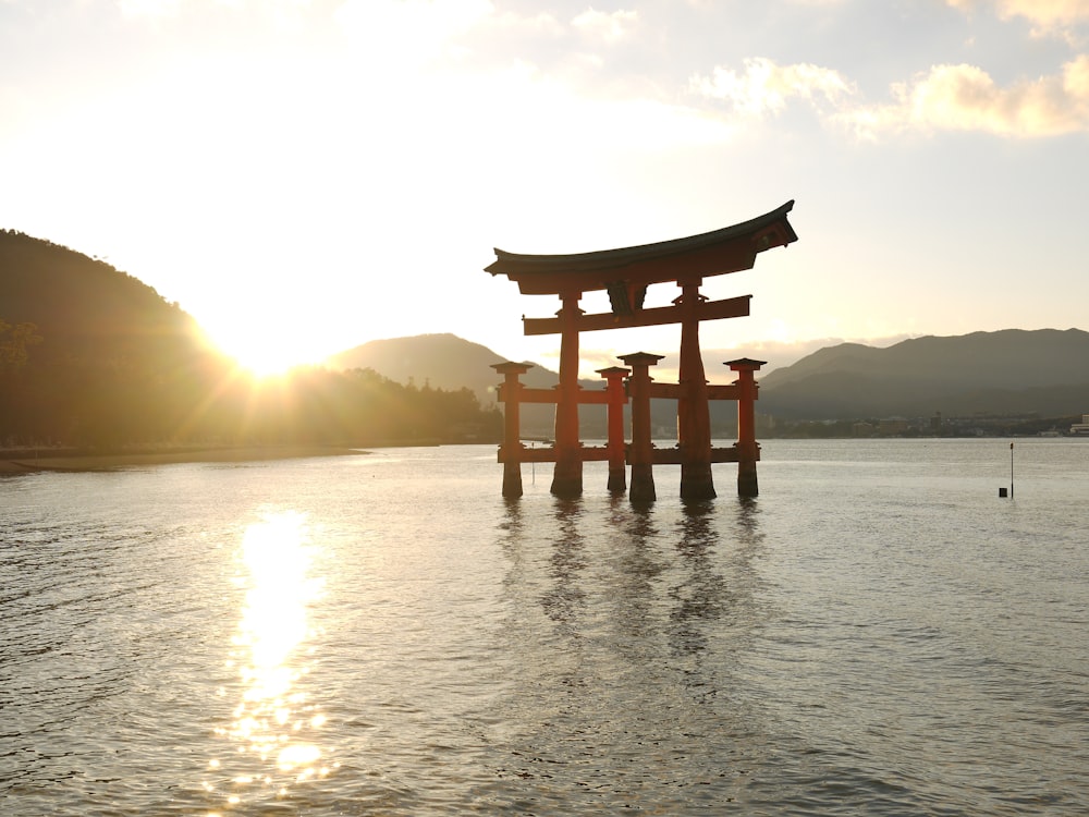 日中の鳥居、日本