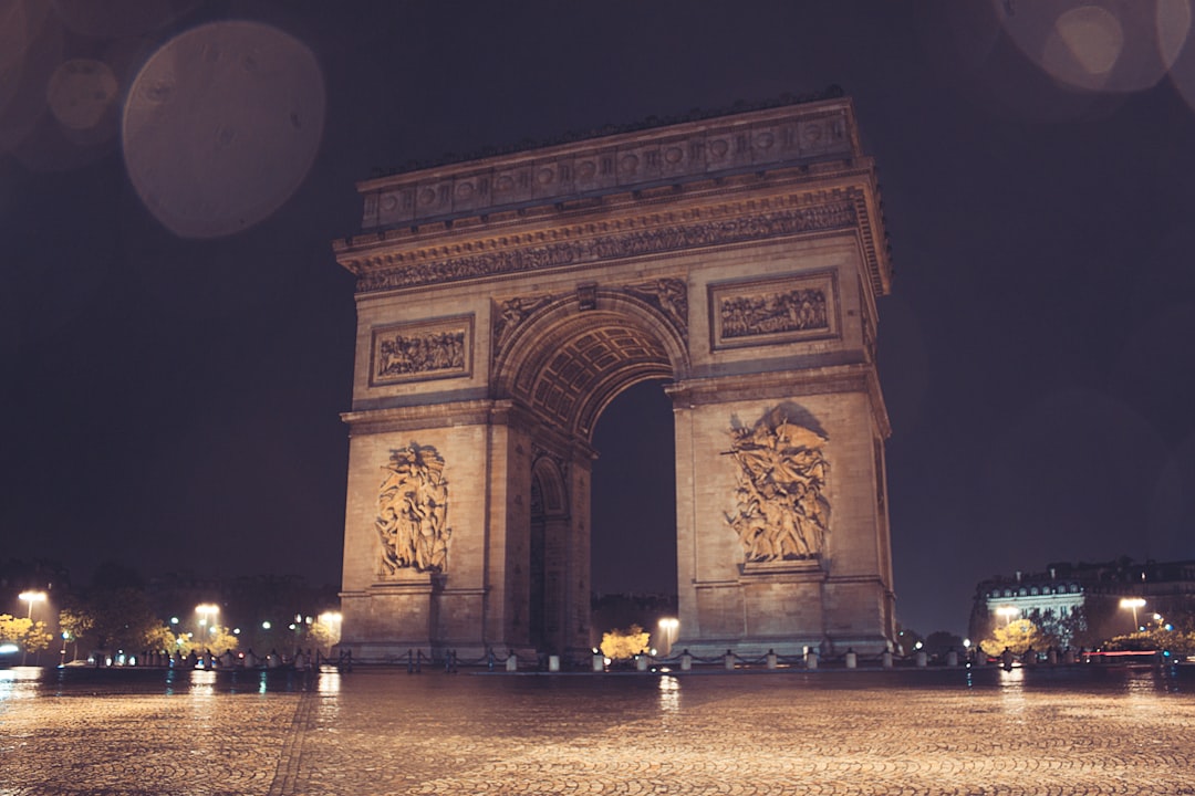 Триумфальная арка это. Равич Триумфальная арка. Триумфальная арка Париж Ремарк. Равик Триумфальная арка. Триумфальная арка Хопкинс.