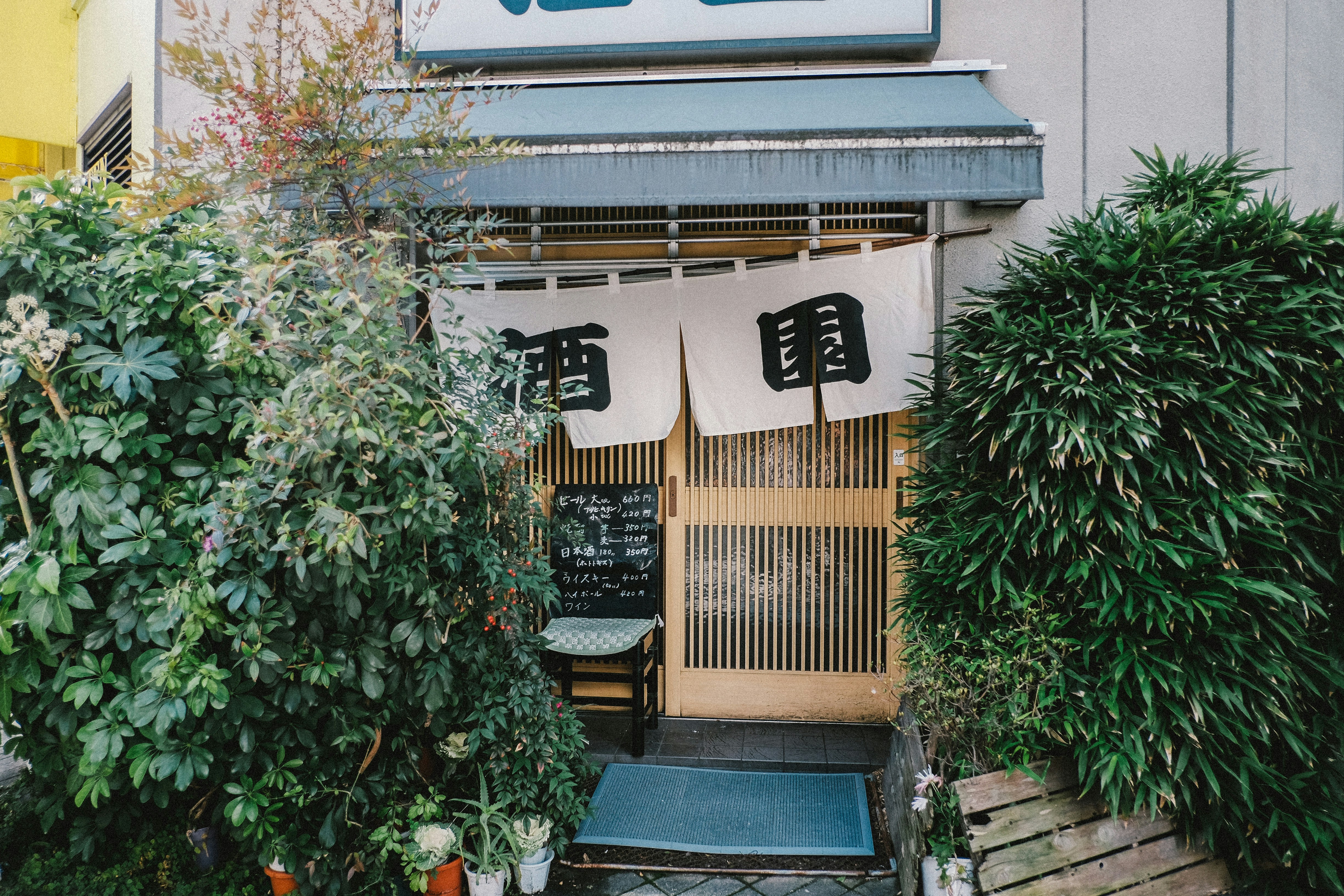 Free Unsplash photo from Woratana Ngarmtrakulchol