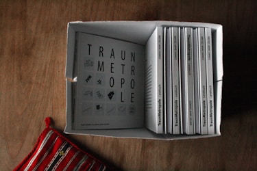 Descubre las Novedades Literarias de Libros Originales y Cajas Literarias