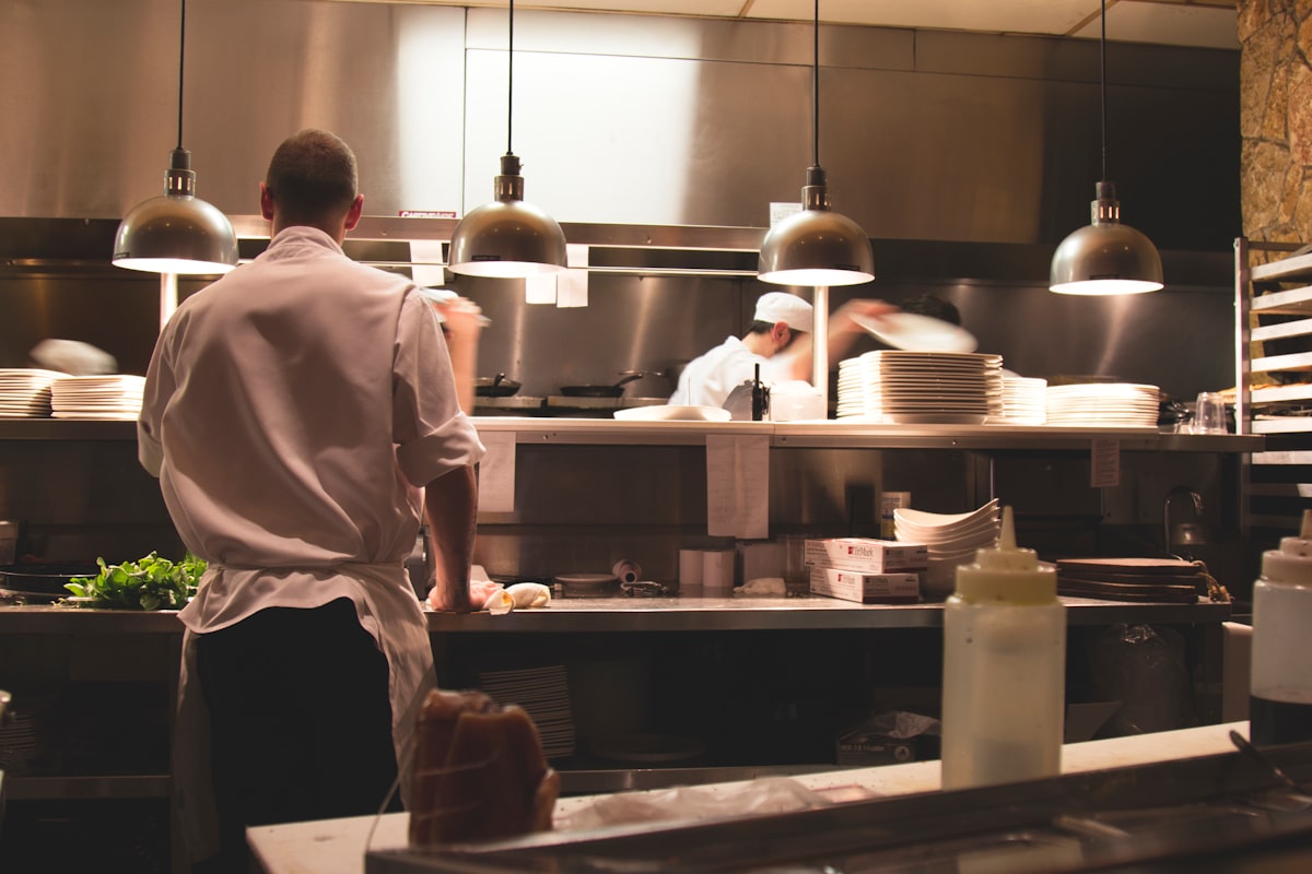 Todo lo que necesitas saber sobre la cocina en la nube y la cocina oscura