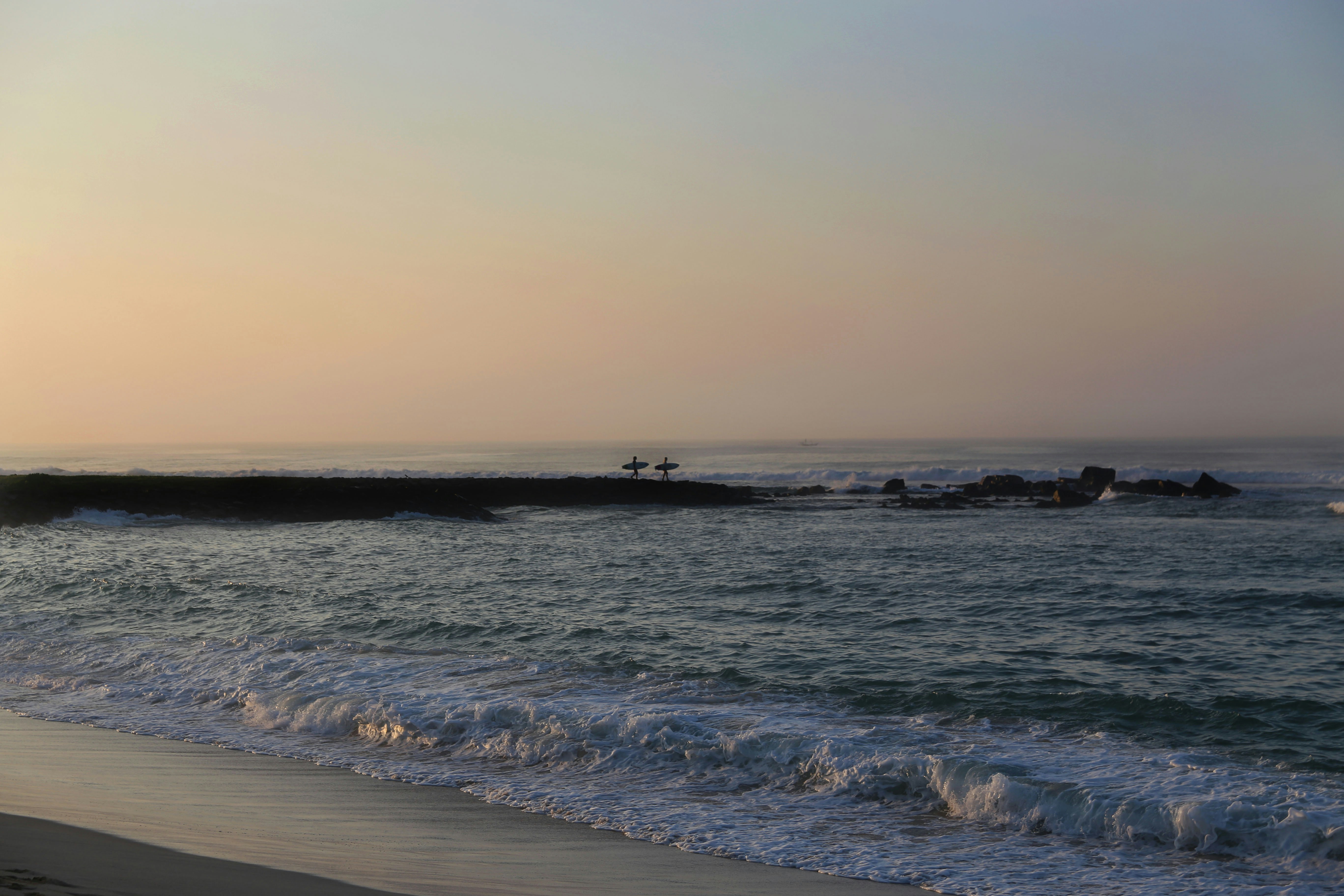 surfers