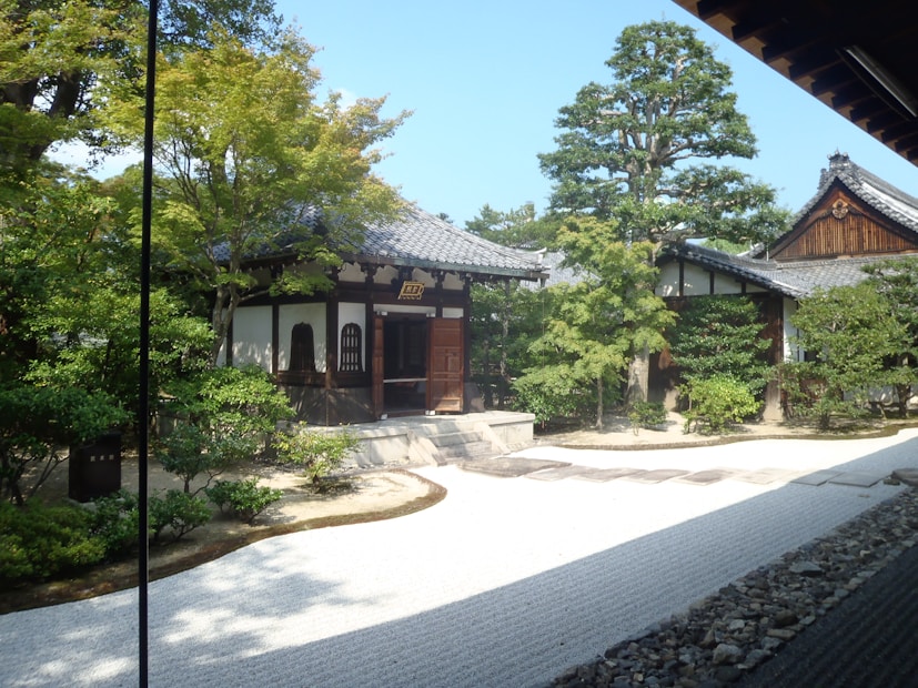 " High-Facility 4K Zen Garden environment for immersive virtual presence and creative wellness."