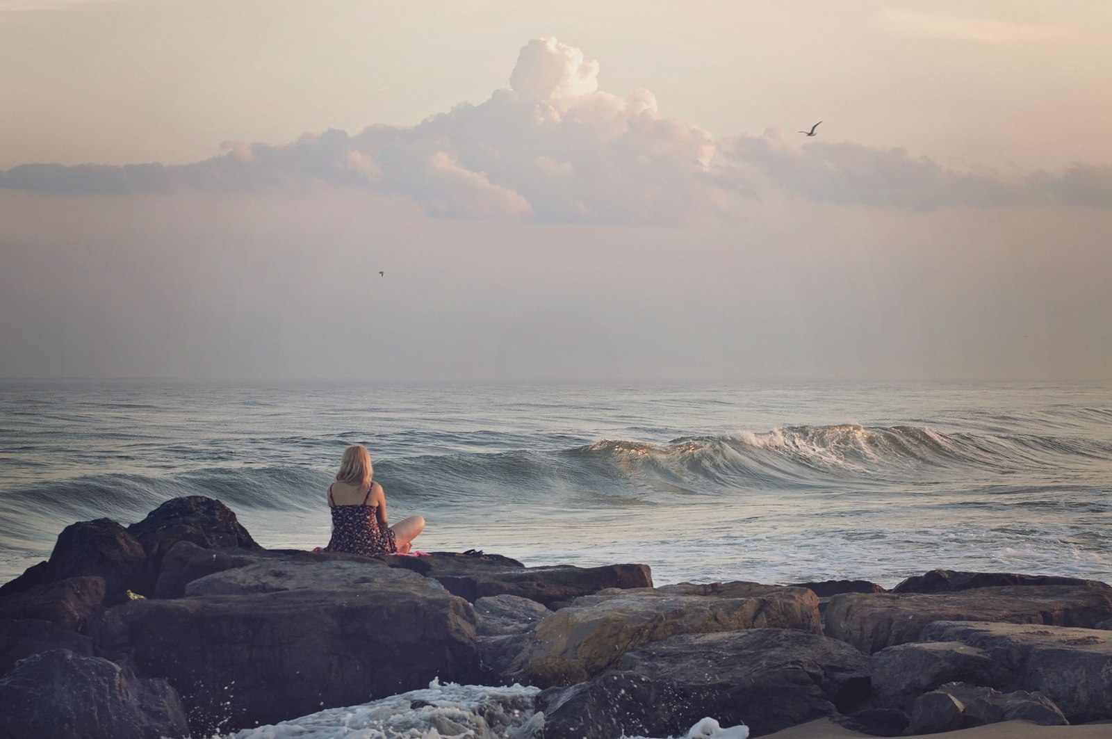 Sigma 50-150mm F2.8 EX APO DC HSM II + 1.4x sample photo. Woman sitting on rock photography